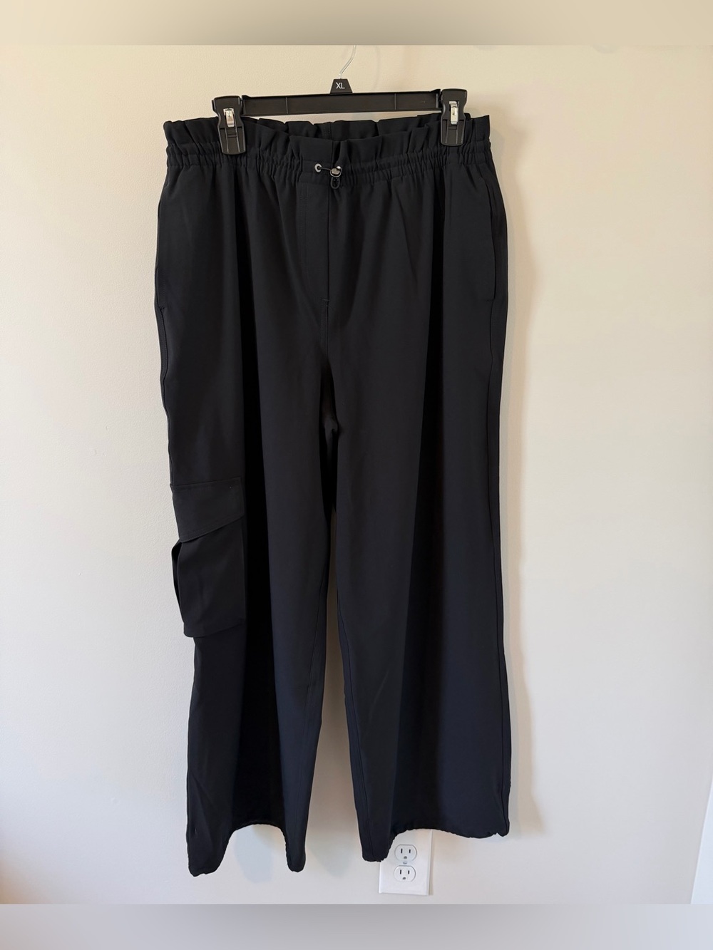 Spanx Casual Fridays Cargo Pant Black Stretchy Women’s Size Large Petite
